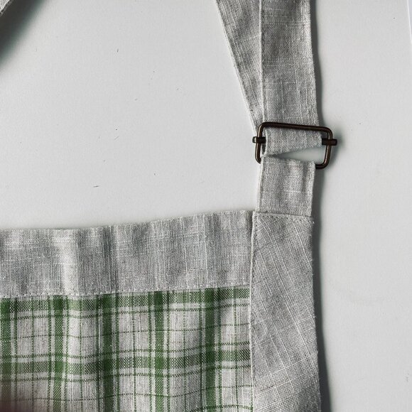 Santorini Embroidered Linen Apron – New - Picture 3 of 3